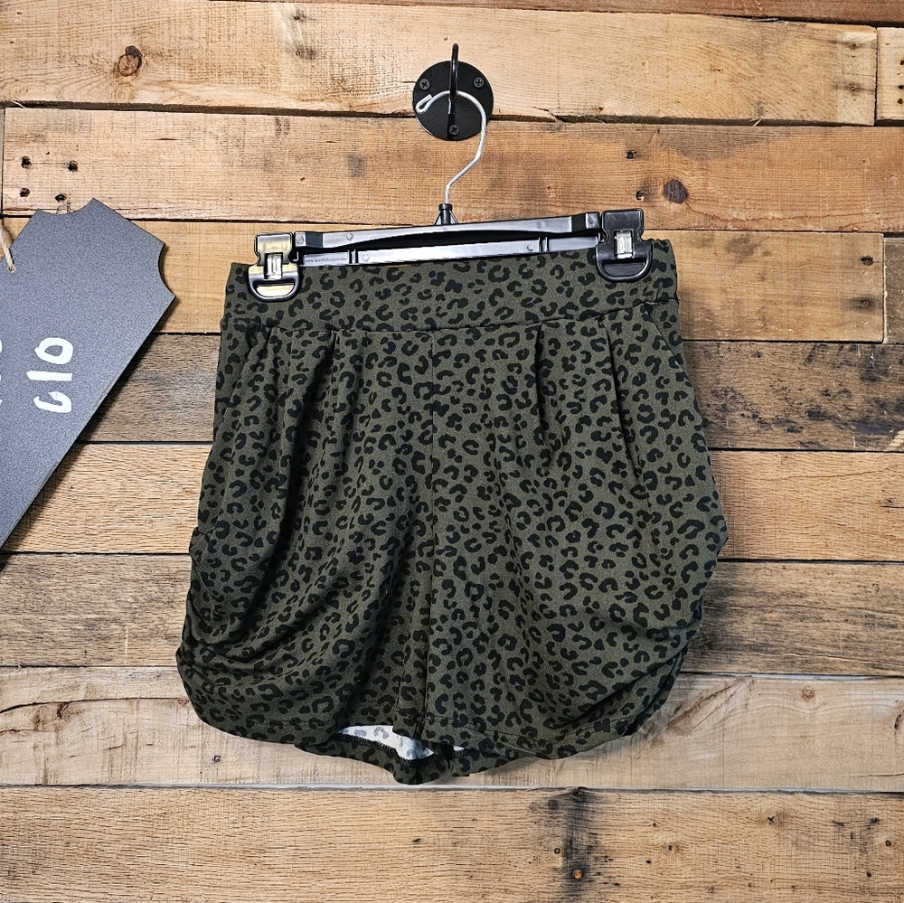SALE-White Birch Womens Shorts Green Black Leopard Print Elastic Waist Size S